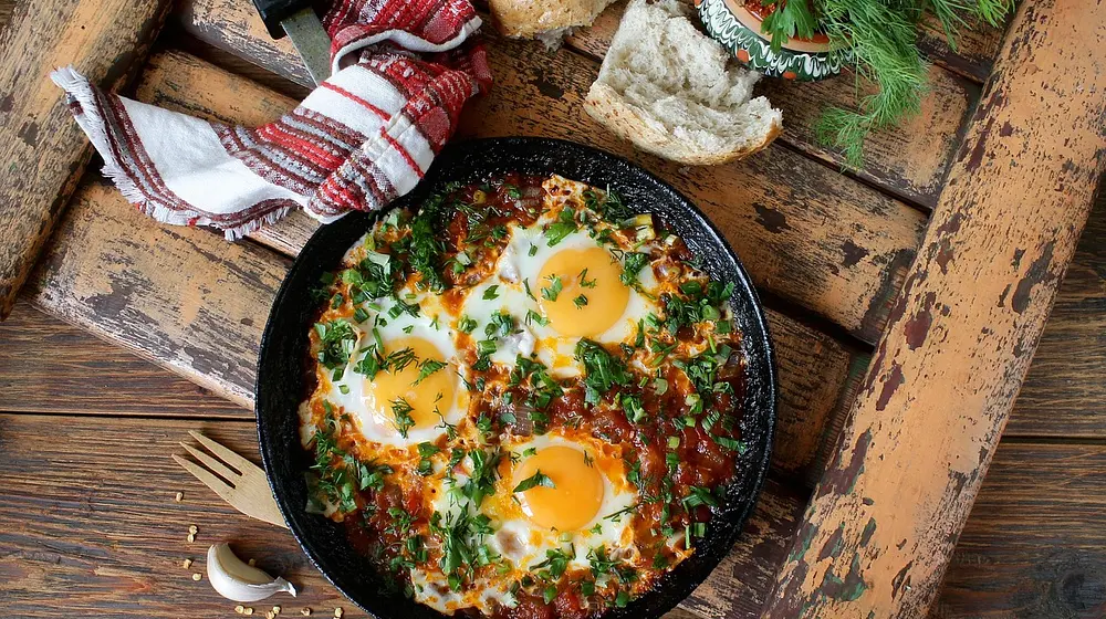 Ile kalorii ma jajecznica z 4 jajek? Przewodnik