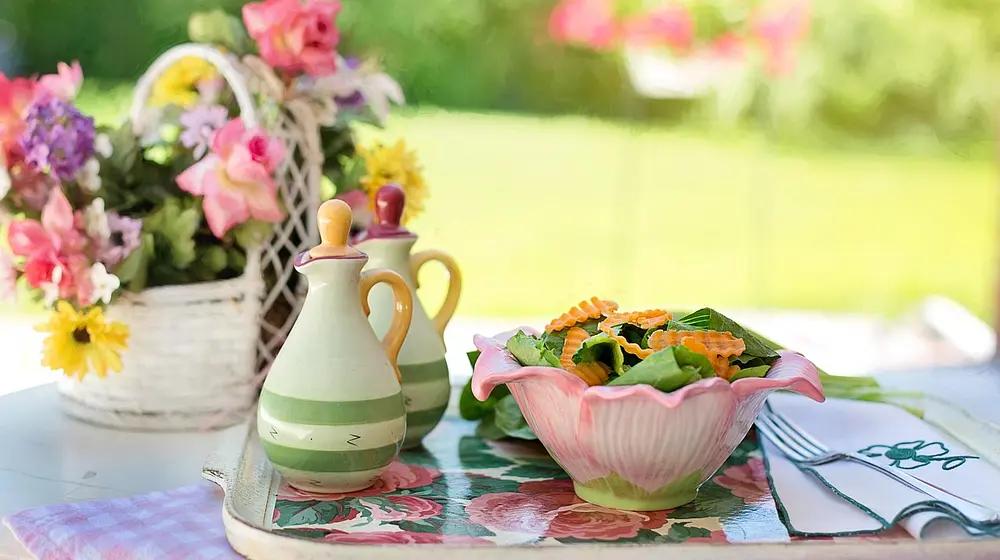 Ile kalorii ma sałata? Wartości i właściwości