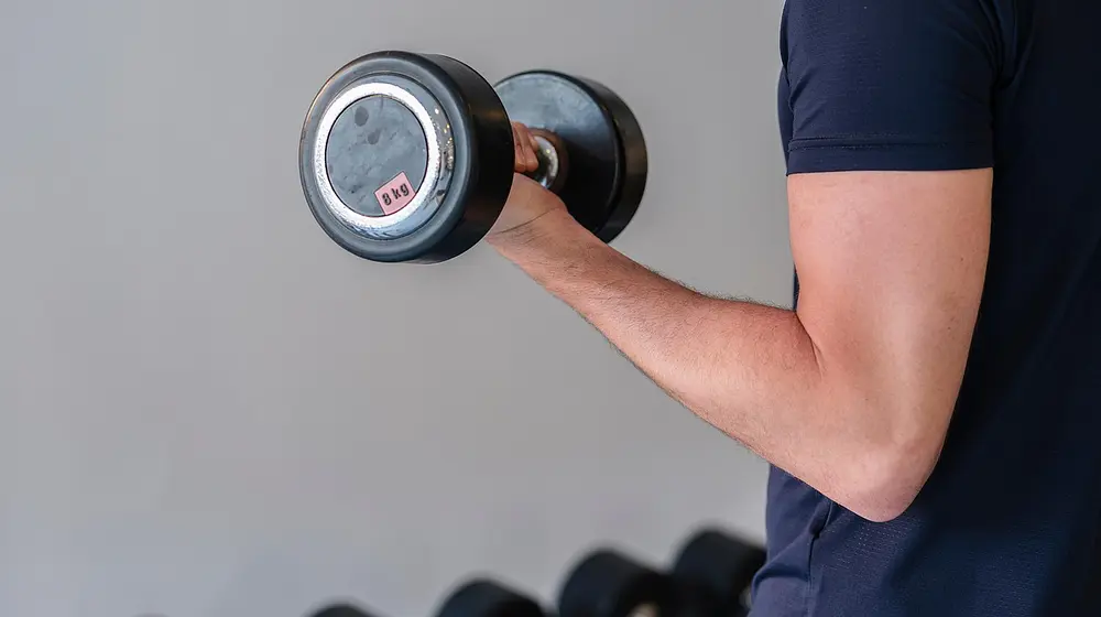 Plan treningowy na rzeźbę - ćwiczenia i porady