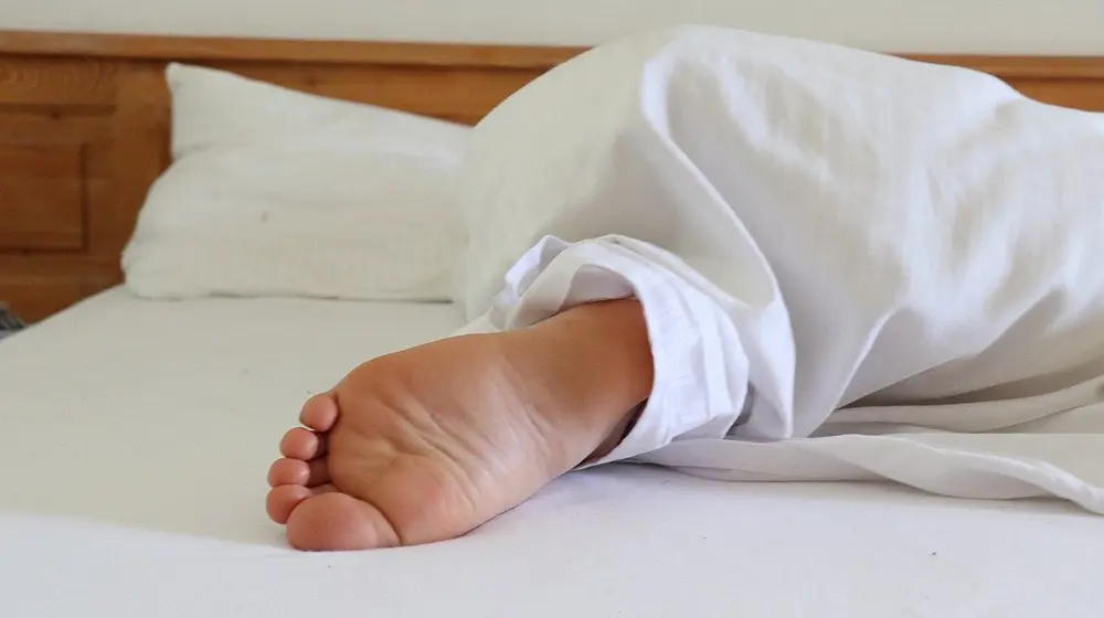 Sen a regeneracja – dlaczego warto spać więcej, jeśli trenujesz?