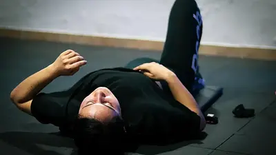 Najlepsze ćwiczenia na mięśnie brzucha – technika i korzyści