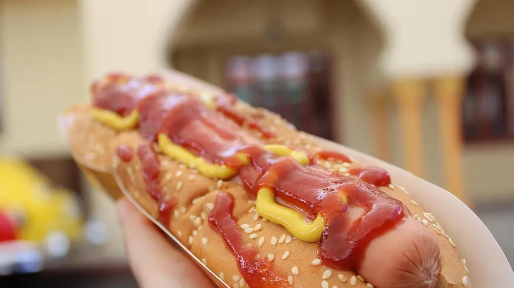 Ile kalorii ma hot dog z Orlenu? Wartości odżywcze i porady