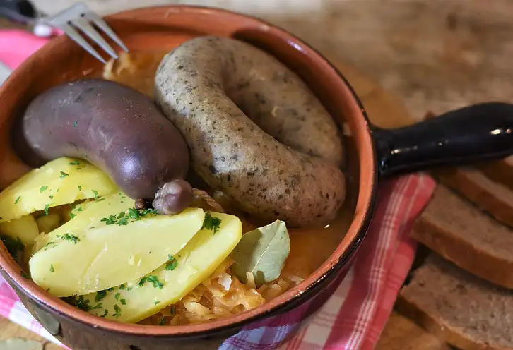 Ile kalorii ma kaszanka? Kaloryczność i wartości odżywcze
