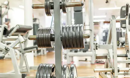 Ile kosztuje domowa siłownia? Wersja budżetowa vs premium