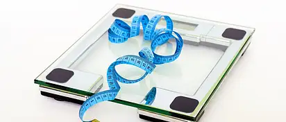 Dlaczego waga stoi mimo deficytu kalorycznego?