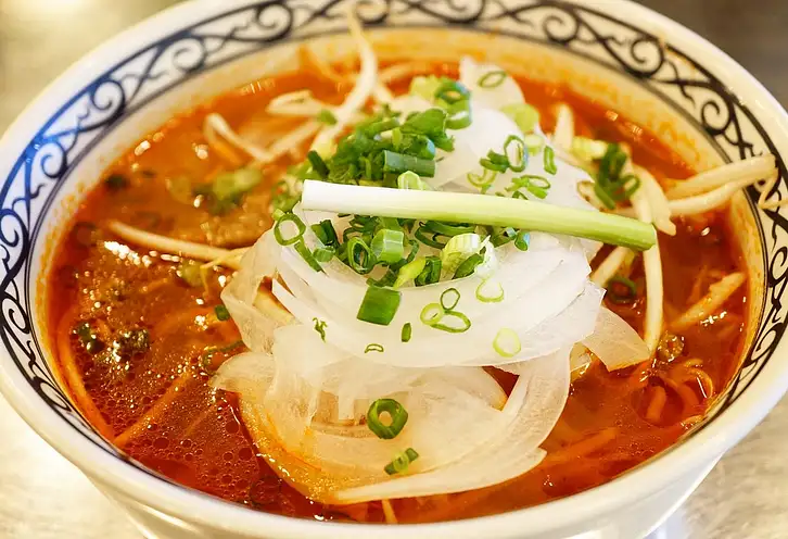 Czy makaron ryżowy tuczy? Fakty i porady