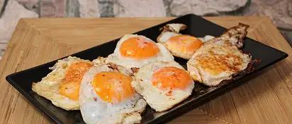 Ile kalorii ma jajko smażone? Wartości odżywcze i porady