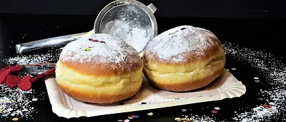 Ile kalorii ma pączek? Fakty 2025