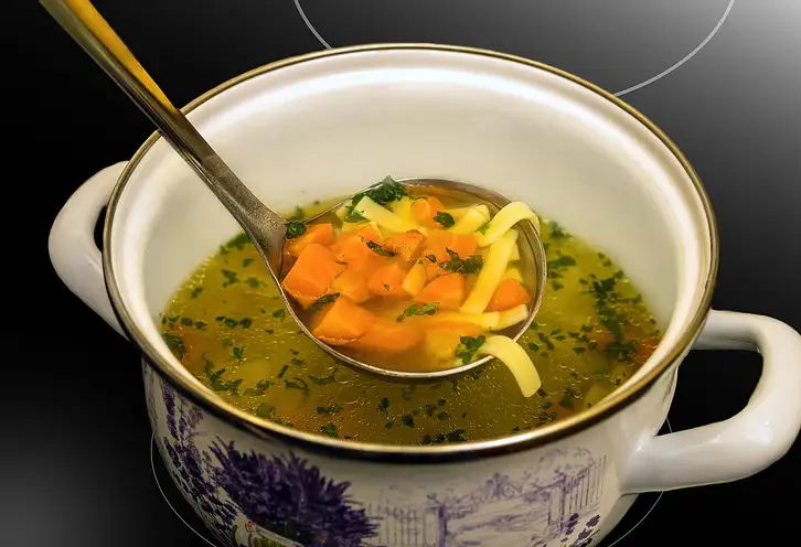 Meta Title: Ile kalorii ma rosół?