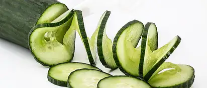 Ile kalorii ma ogórek? Wartości i dieta