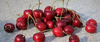 Ile kalorii mają czereśnie? Wartości i korzyści