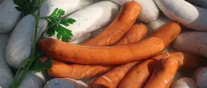 Ile kalorii mają parówki? Sprawdź wartości!