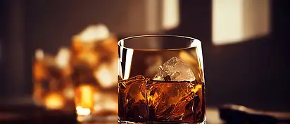 Ile kalorii ma whisky? Sprawdź wartości i porady