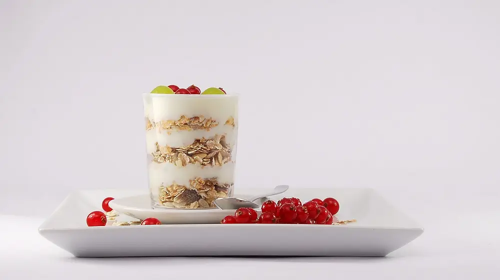 Jogurt naturalny po terminie - czy jest bezpieczny?