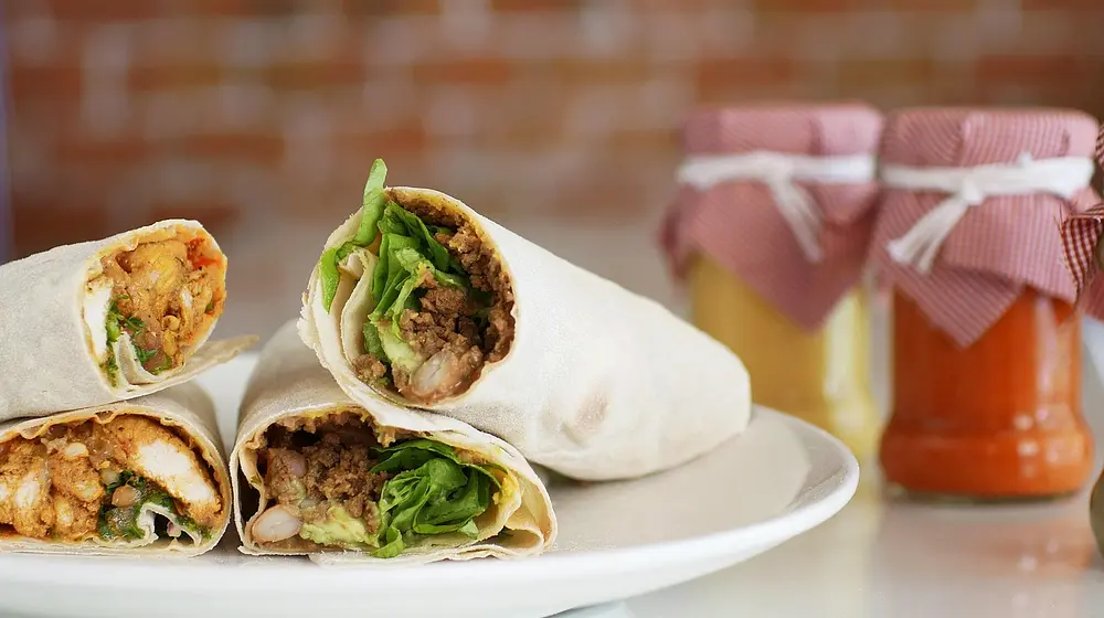 Ile kalorii ma kebab w tortilli – składniki, wartości odżywcze i porady