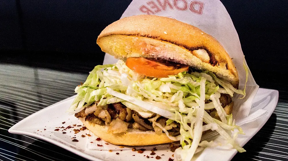 Ile kalorii ma kebab? Wartości odżywcze i wpływ na dietę